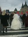 Красная площадь. Невесты в белом на брусчатке